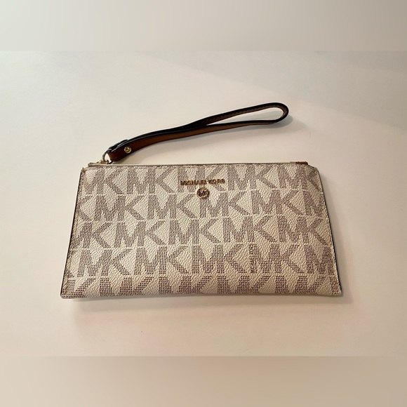 Michael Kors Jet Set Large Signature Logo Wristlet - Vanilla - Picture 1 of 3